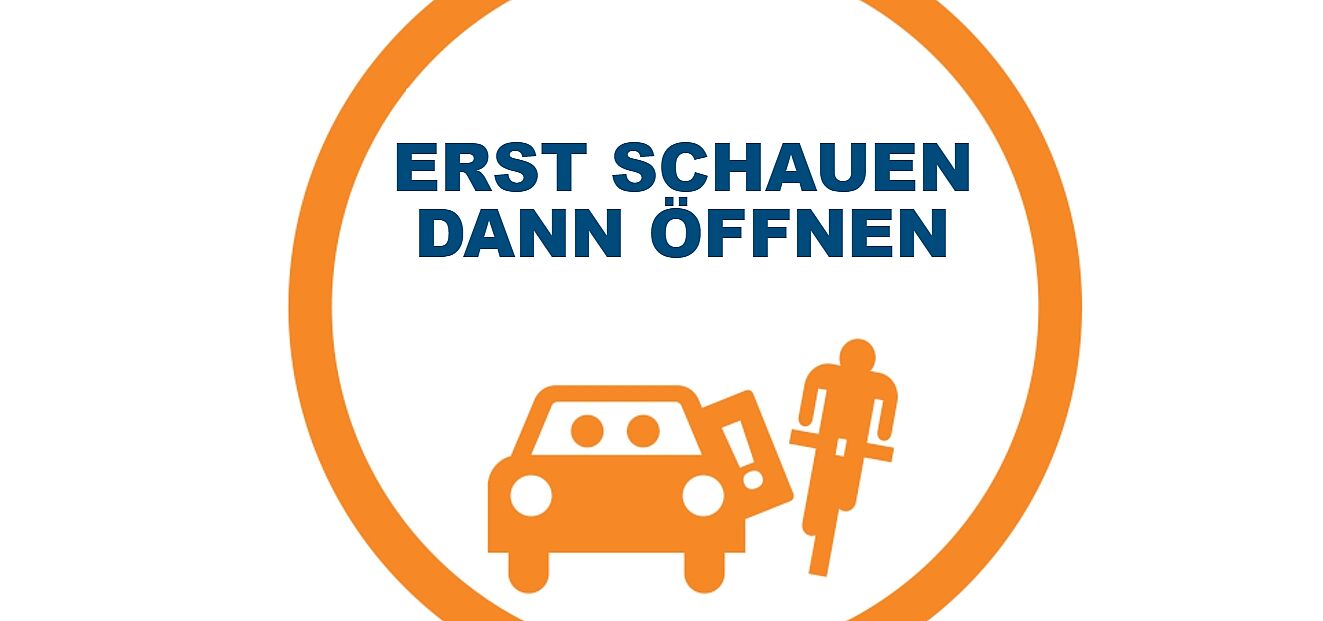 Rechte Hand zum Türöffner, schauen, dann öffnen